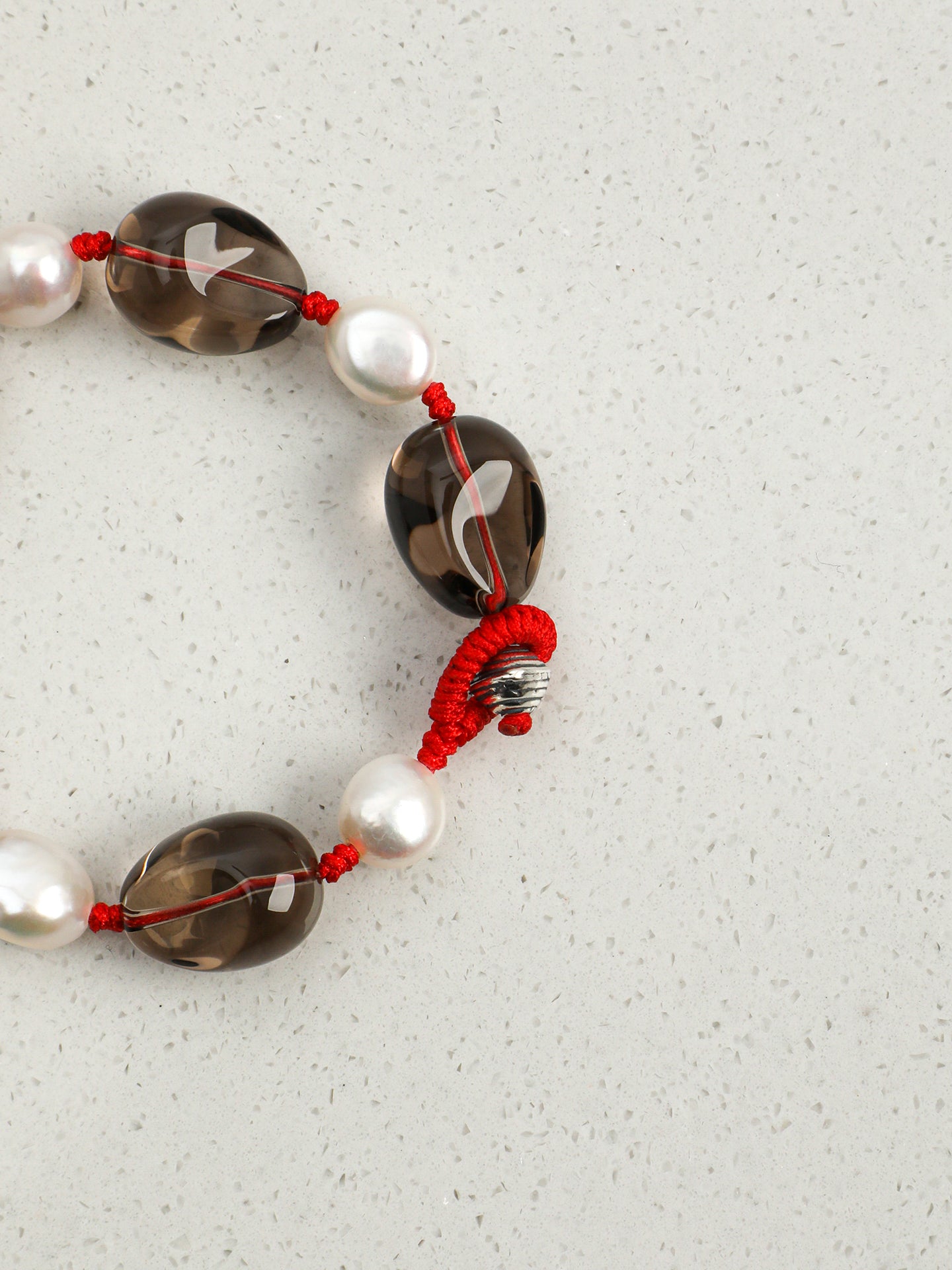 Red Cord Black Crystal Bracelet（4 Tea Crystals）